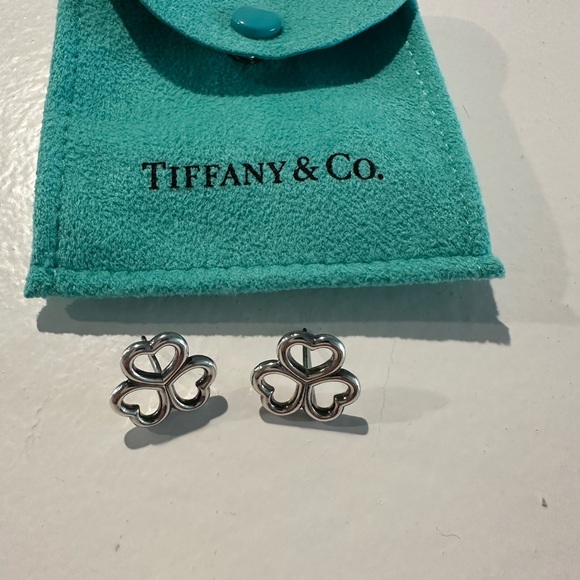 Tiffany & Co. Four Leaf Clover Heart Earrinngs - Picture 1 of 2